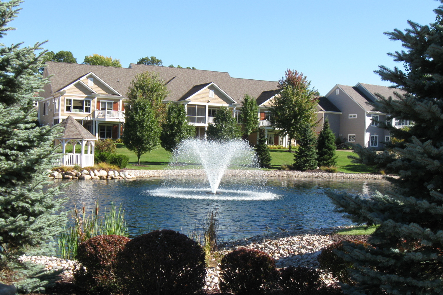 An Otterbine Aerating Fountain in a residential area